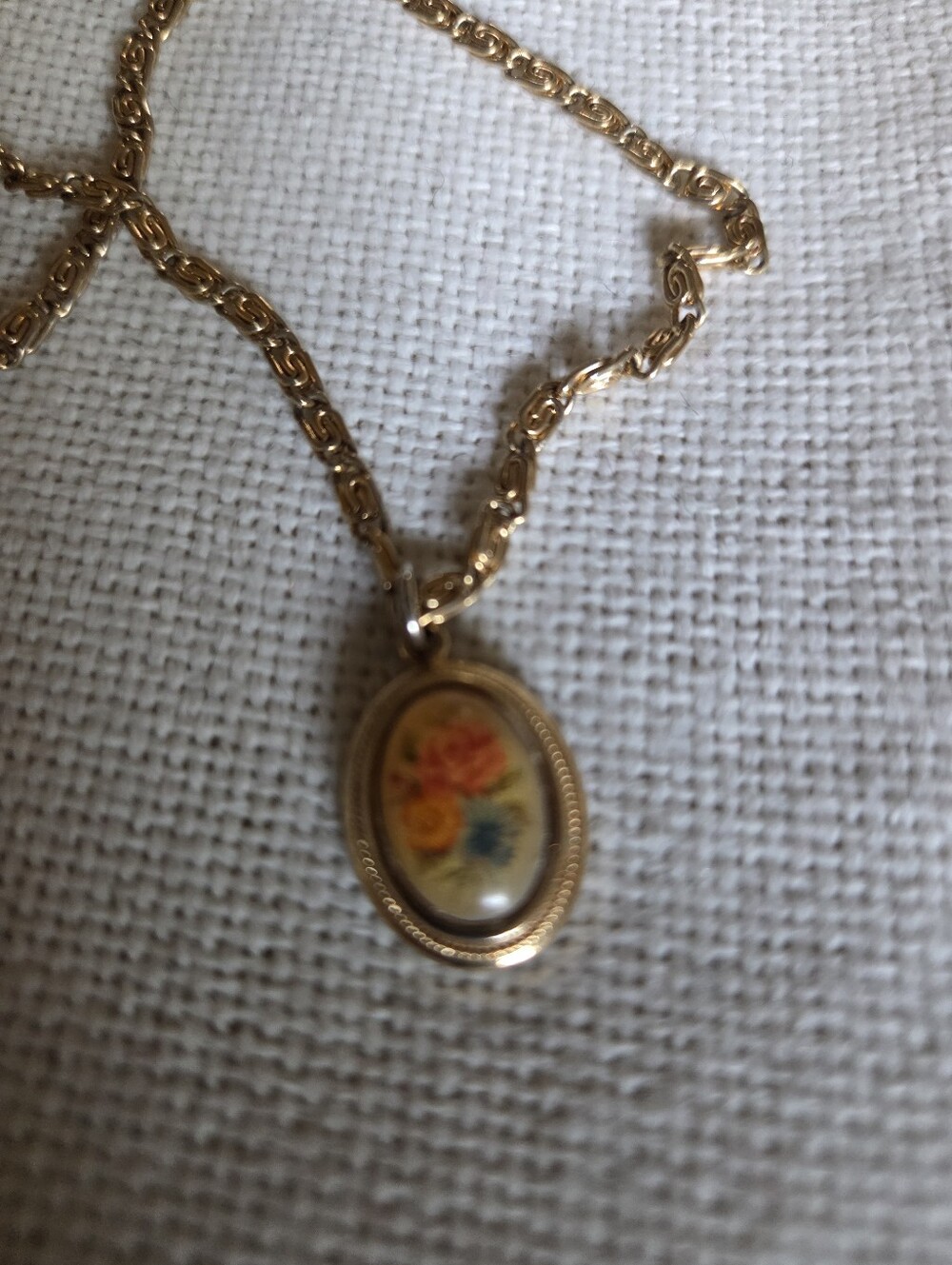 Avon Gold-Tone Oval Floral Pendant Necklace with Pink and Blue Accents